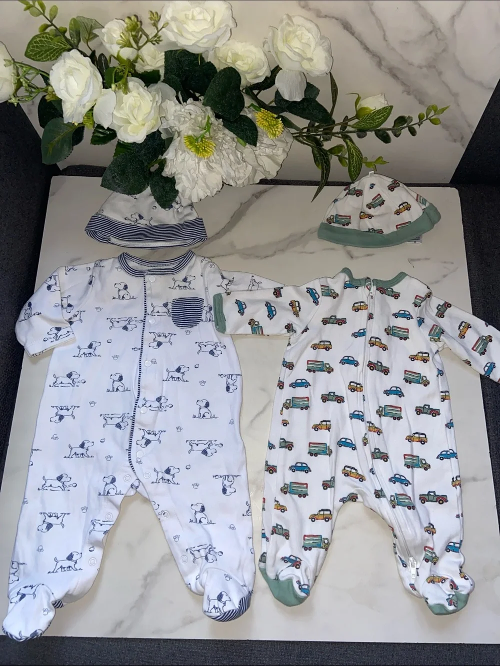 Little Me,Primarks Cares White Footie Trio with Red New York Accent size Newborn